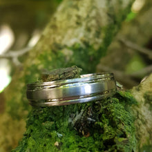 Load image into Gallery viewer, Inspirit grooved titanium ring - Callibeau Jewellery
