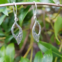 Load image into Gallery viewer, Silver designer etched twig leaf drop earrings - Callibeau Jewellery

