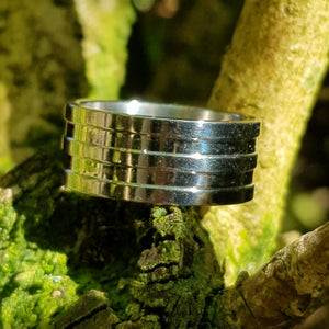 Inspirit grooved stainless steel ring - Callibeau Jewellery