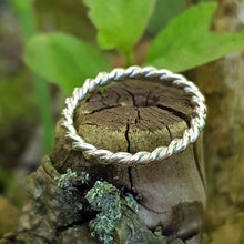 Load image into Gallery viewer, Silver, twisted ring in various sizes - Callibeau Jewellery
