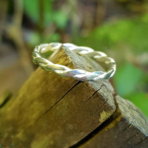 Silver, entwined wire ring in various sizes. - Callibeau Jewellery