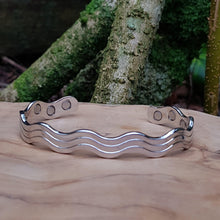 Load image into Gallery viewer, Stylish wave design magnetic bracelet - Callibeau Jewellery
