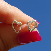 Load image into Gallery viewer, Silver heart outline stud earrings - Callibeau Jewellery
