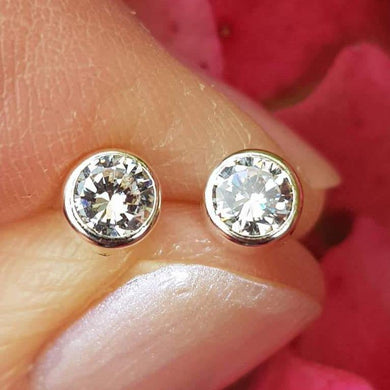 Silver cubic zirconia, 4.5mm circle stud earrings - Callibeau Jewellery