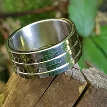 Load image into Gallery viewer, Inspirit grooved stainless steel ring - Callibeau Jewellery

